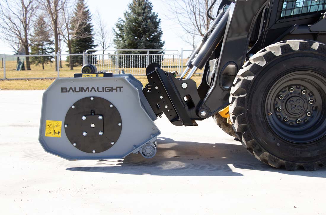 universal mini skidsteer attachment to standard skidsteer QT Plate