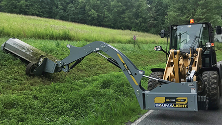 Wing-mower on cat wheel loader