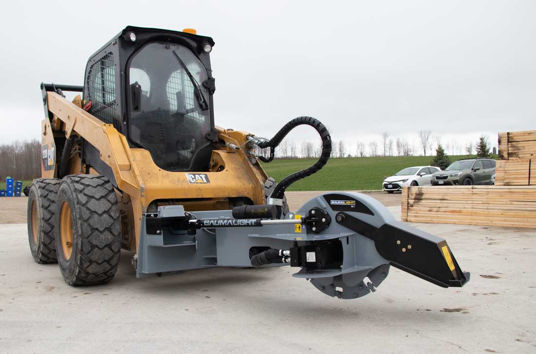 s22 monté sur skidsteer vue de face