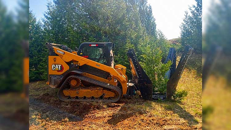 DR444 tree spade in transplanting action